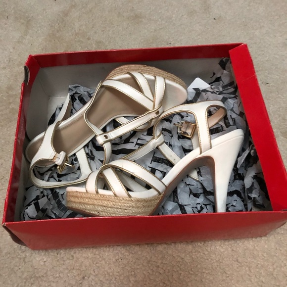 Heels - Picture 3 of 4